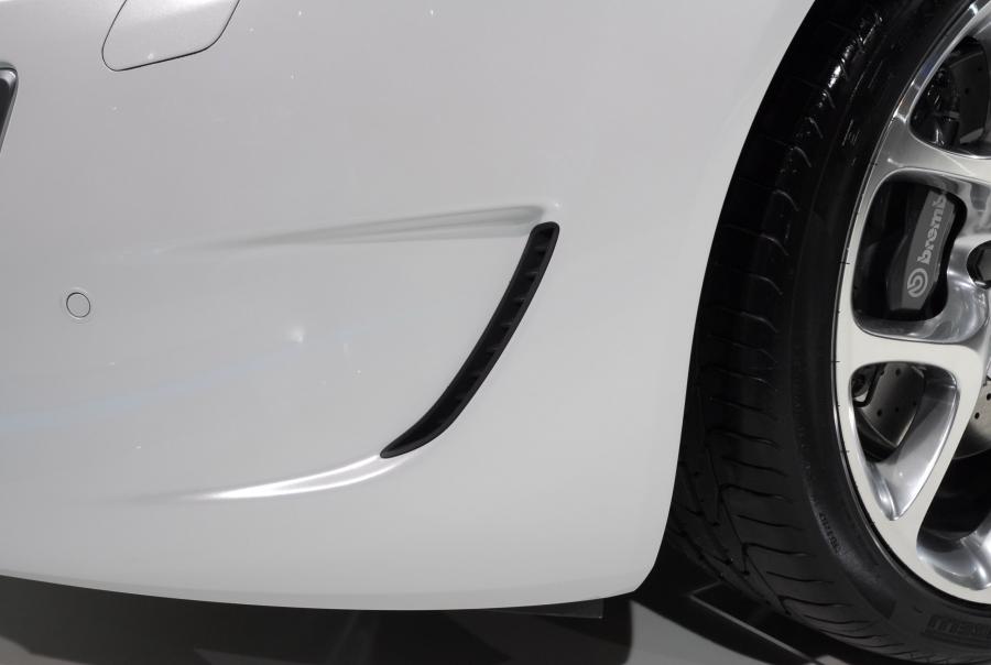  Buick Regal GS 2011 года  (фото 28 из 69)